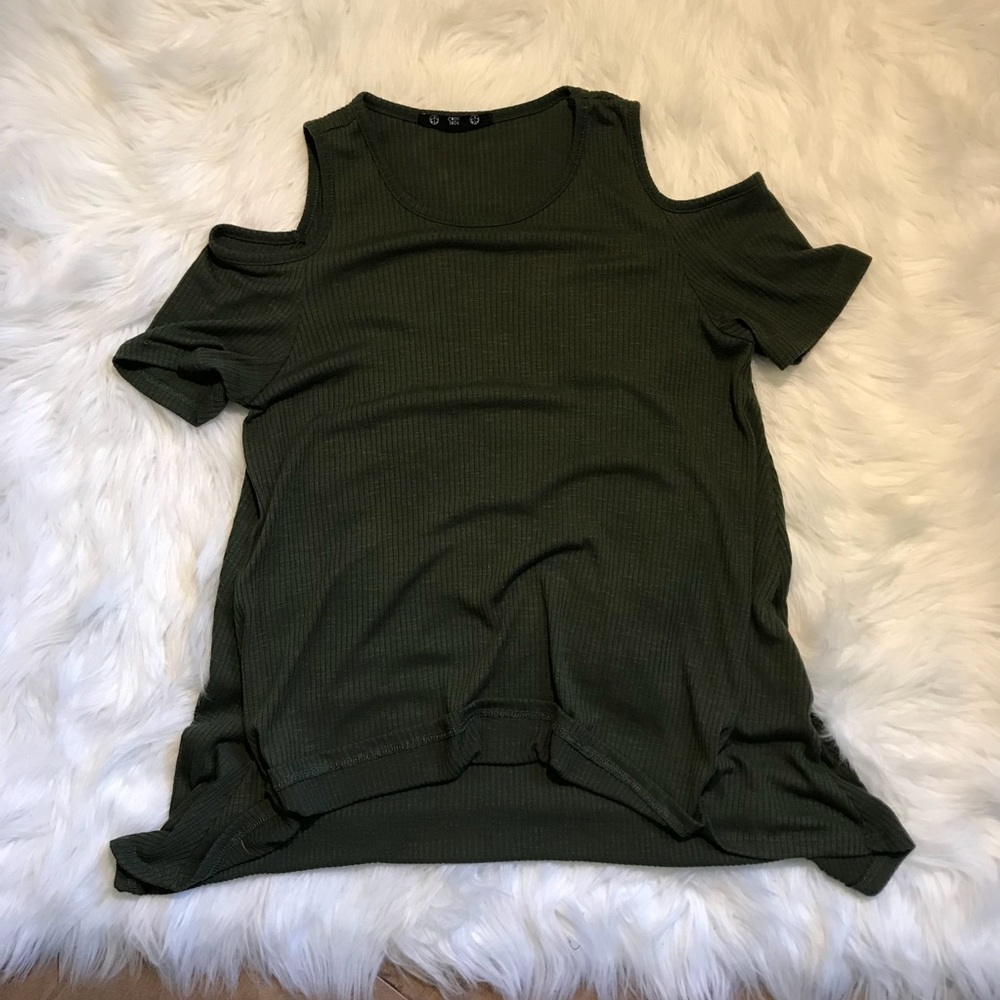 Off-Shoulder Top